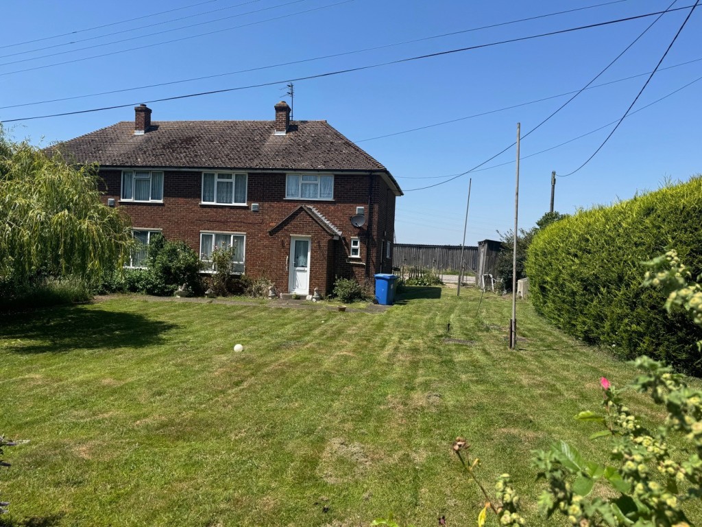 Lot: 112 - FREEHOLD STATUTORY RESIDENTIAL INVESTMENT - Front of property
